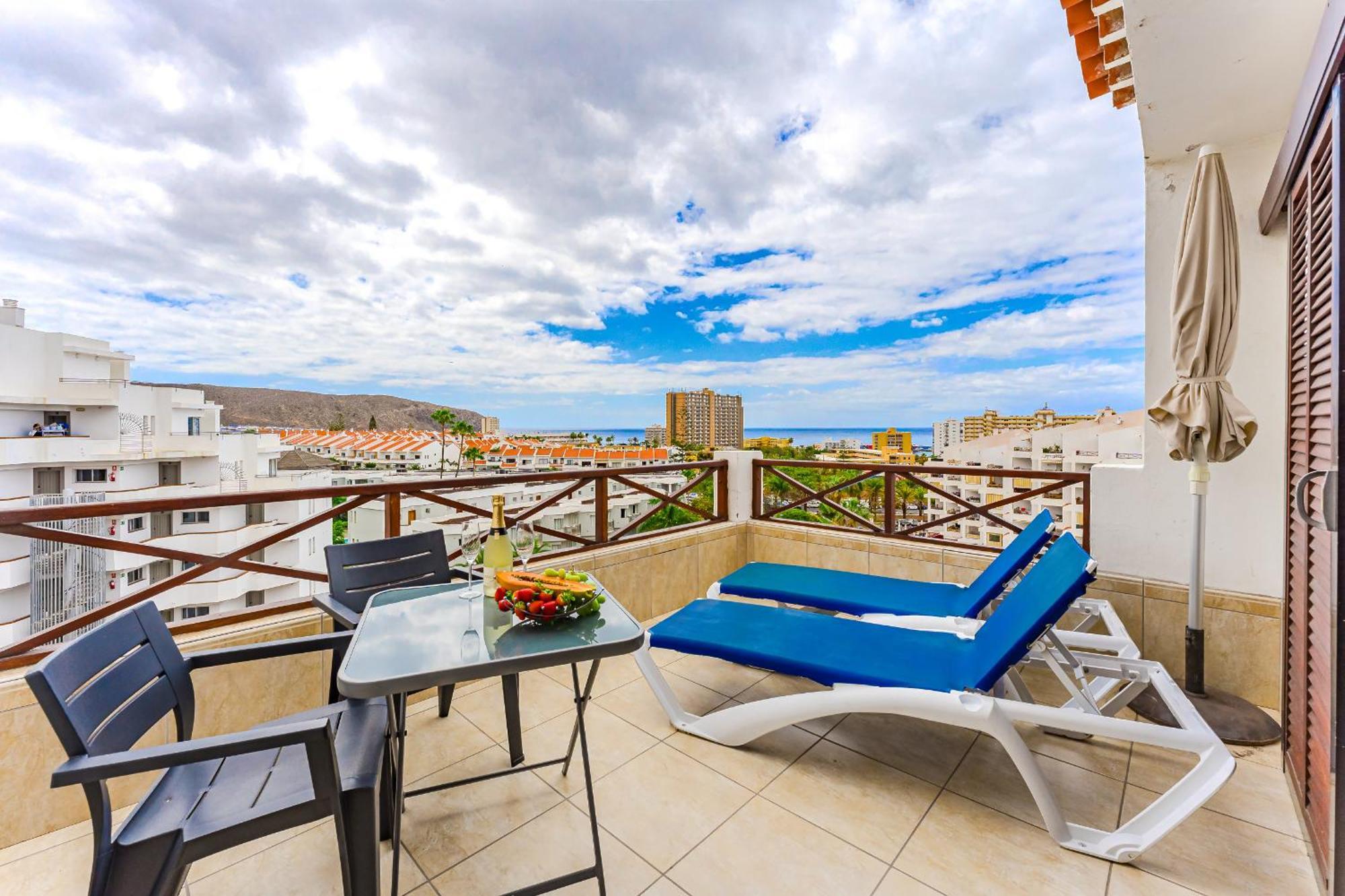Blue Cristianos By Welcome Tenerife Los Cristianos  Exterior photo